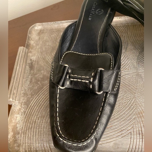 Black leather Cole Haan loafer mules with contrast stitching - Picture 4 of 7